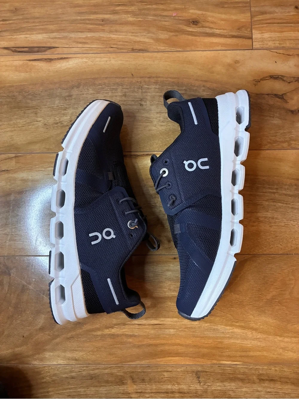 On Cloud Sky Kid’s Athletic Shoe Sneakers, deep navy blue- size 3.5